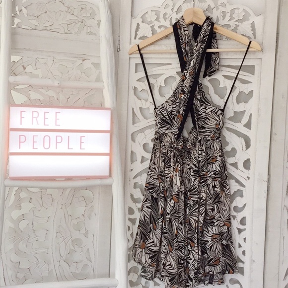 Free People Dresses & Skirts - Multi ways to tie free People dress